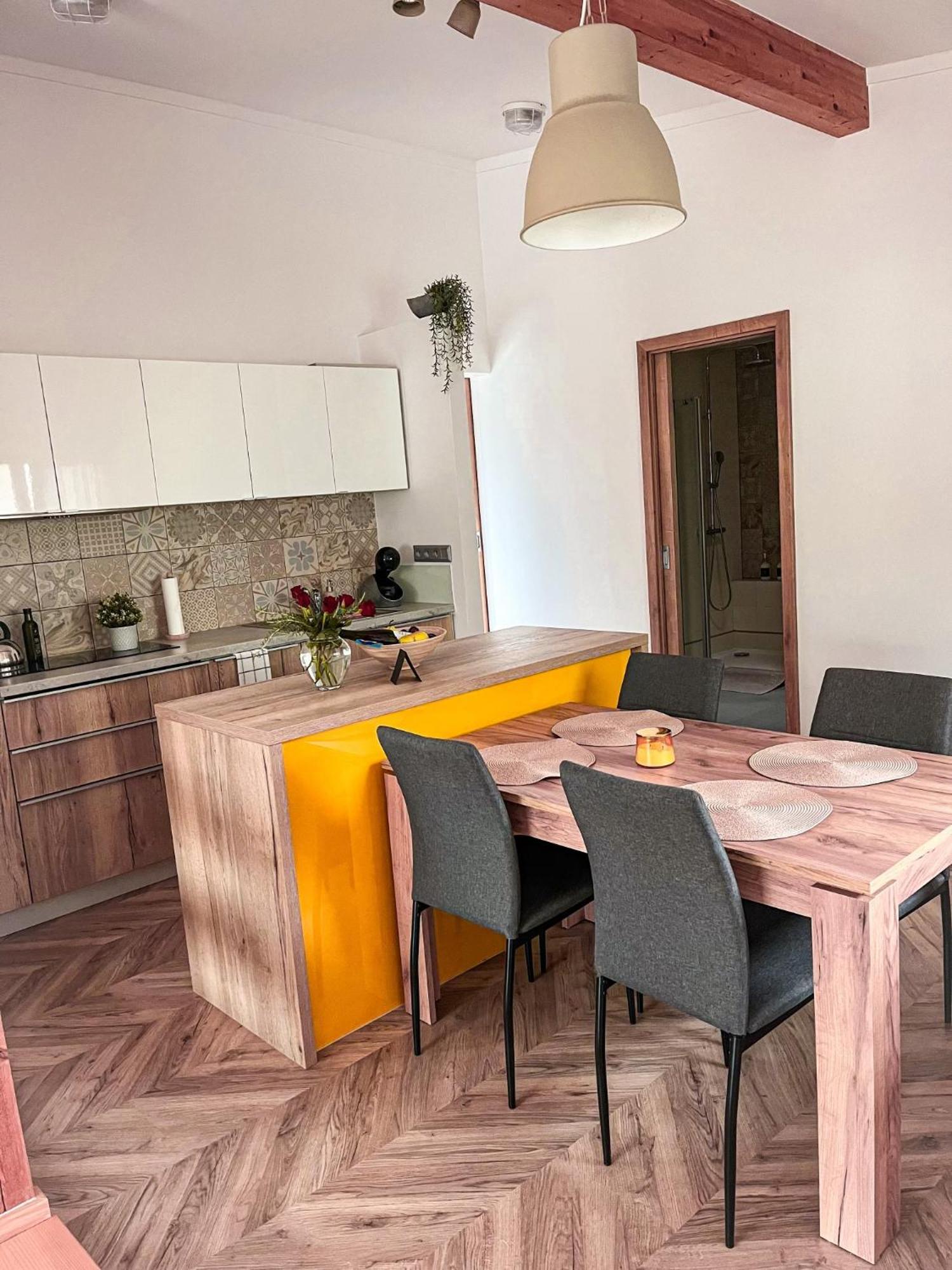 Apartmán NIKLAN Rožnov pod Radhoštěm Esterno foto